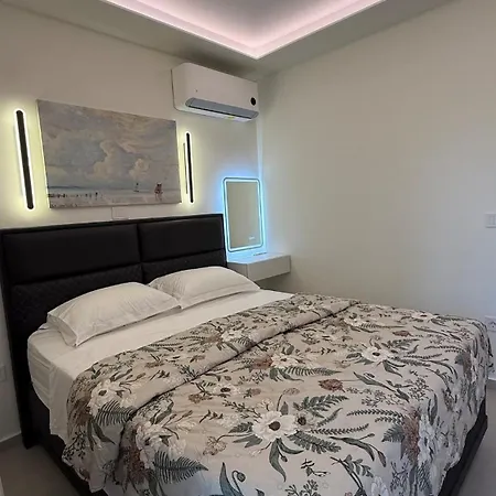 Sea Breeze Sunset Апартаменты
